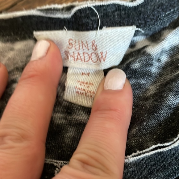 Sun & Shadow Two Tone T Shirt - Picture 3 of 4